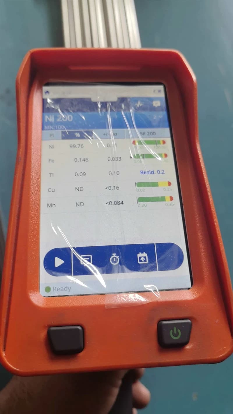 Tubs sense soldadura de níquel pur 200 enviats a la Universitat de Delaware per utilitzar-los en un laboratori que estudia els mecanismes de corrosió per àlcalis forts.