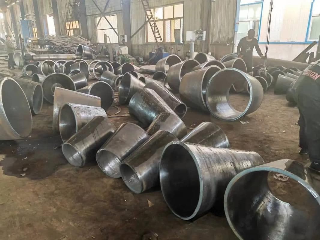 Tub reductor A335 P92 de 910×810×32 mm enviat al Vietnam
